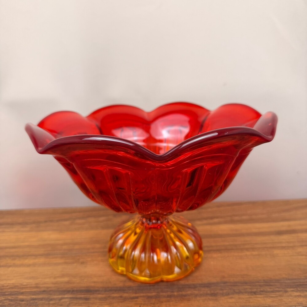 L.E. Smith Amberina Glass Pedestal Bowl MCM Scalloped Ribbed Red Orange Vintage